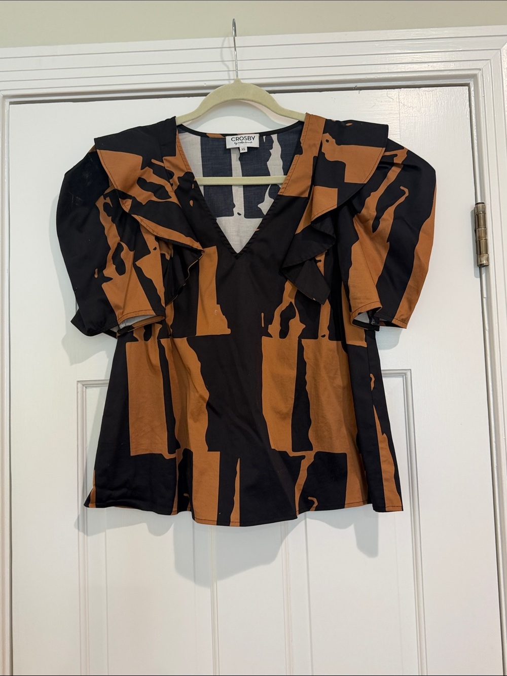 crosby. Black and Brown Abstract Ruffle V-Neck Top